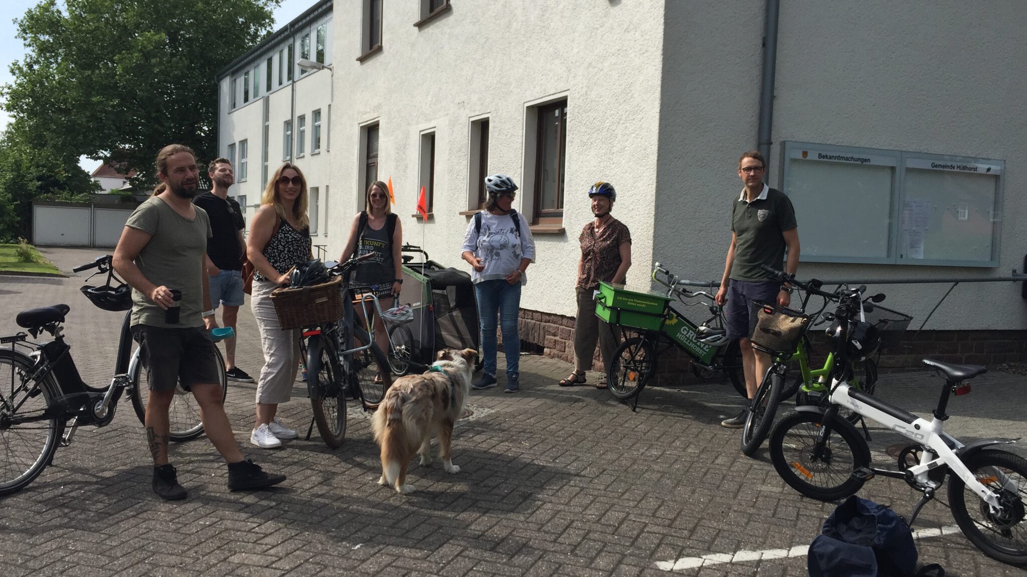 Kummerkasten aufgestellt (es ist natürlich ein Fahrrad