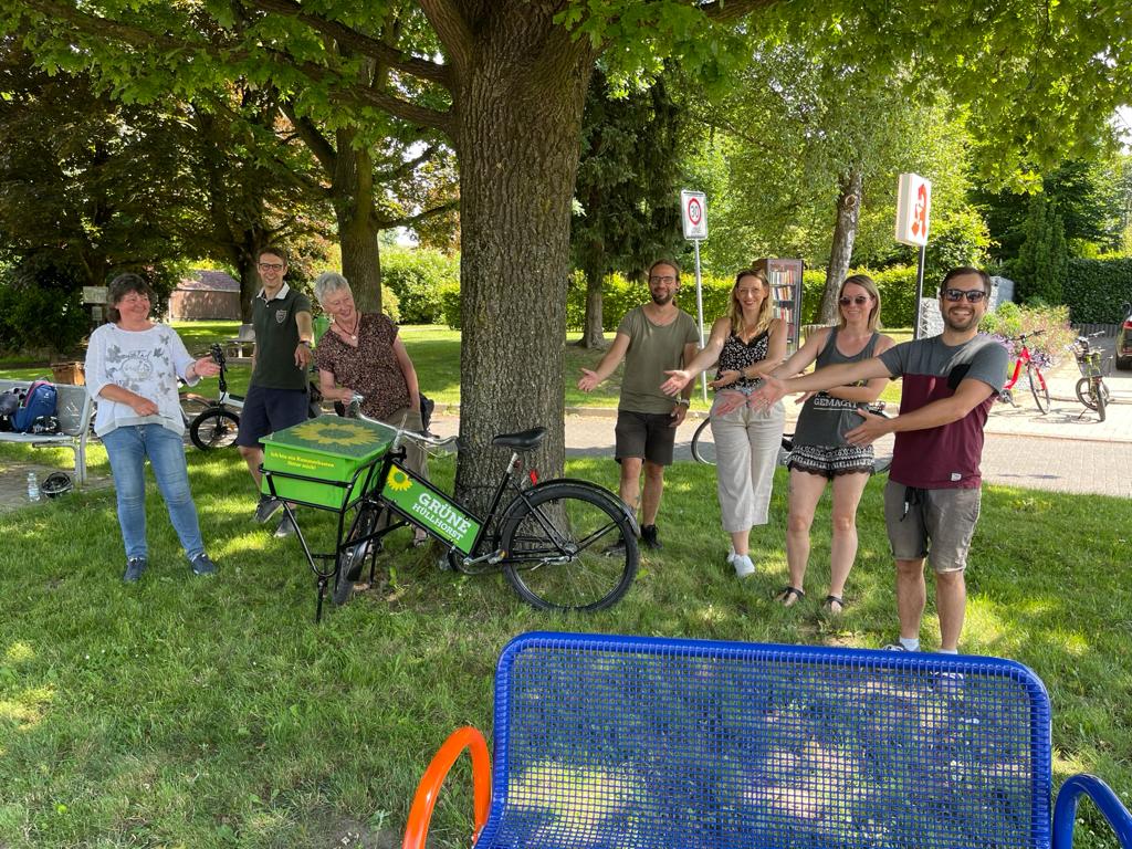 Kummerkasten aufgestellt (es ist natürlich ein Fahrrad